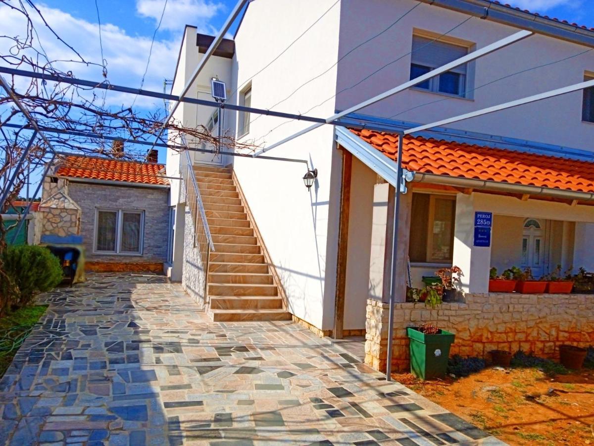 Apartman Josipa Peroj Exterior foto