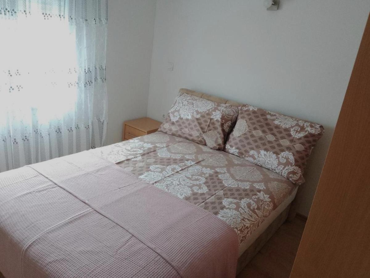 Apartman Josipa Peroj Exterior foto