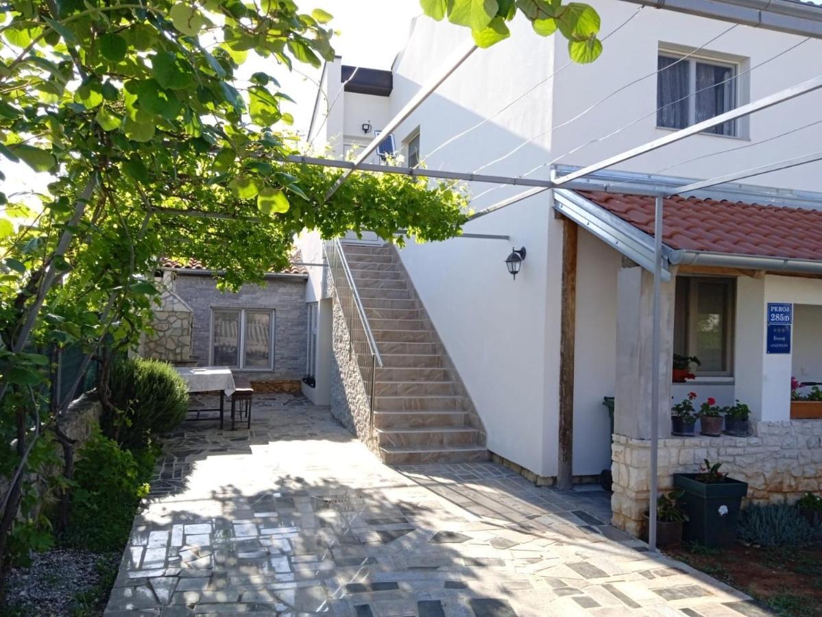 Apartman Josipa Peroj Exterior foto